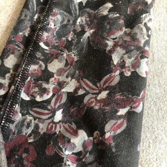 Athletic Leggings - Picture 2 of 3